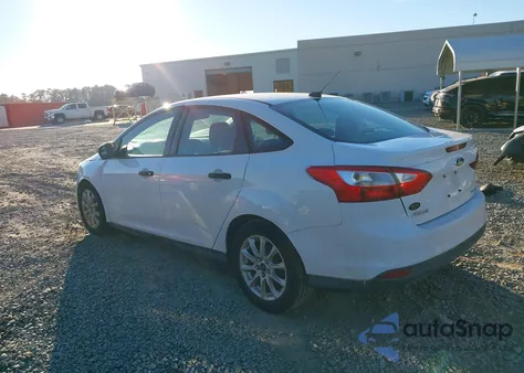 2013 Ford Focus S из США, поврежденный, VIN 1FADP3E28DL167757